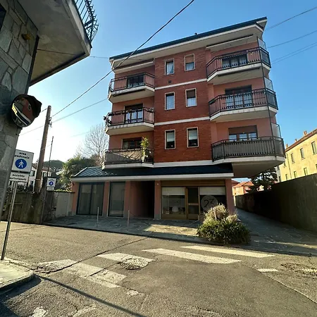 Liberty House * Bellano